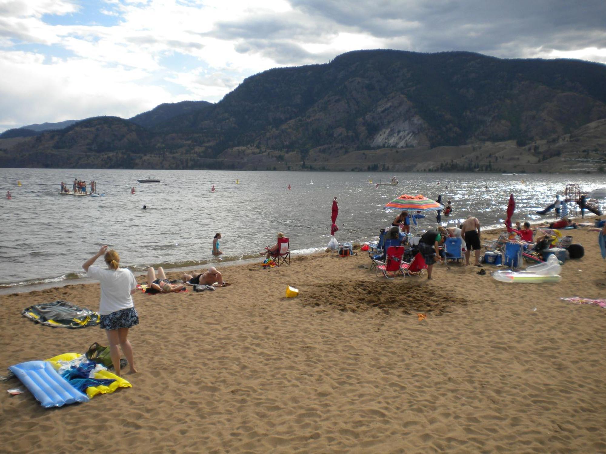Holiday House Motel Penticton Kültér fotó