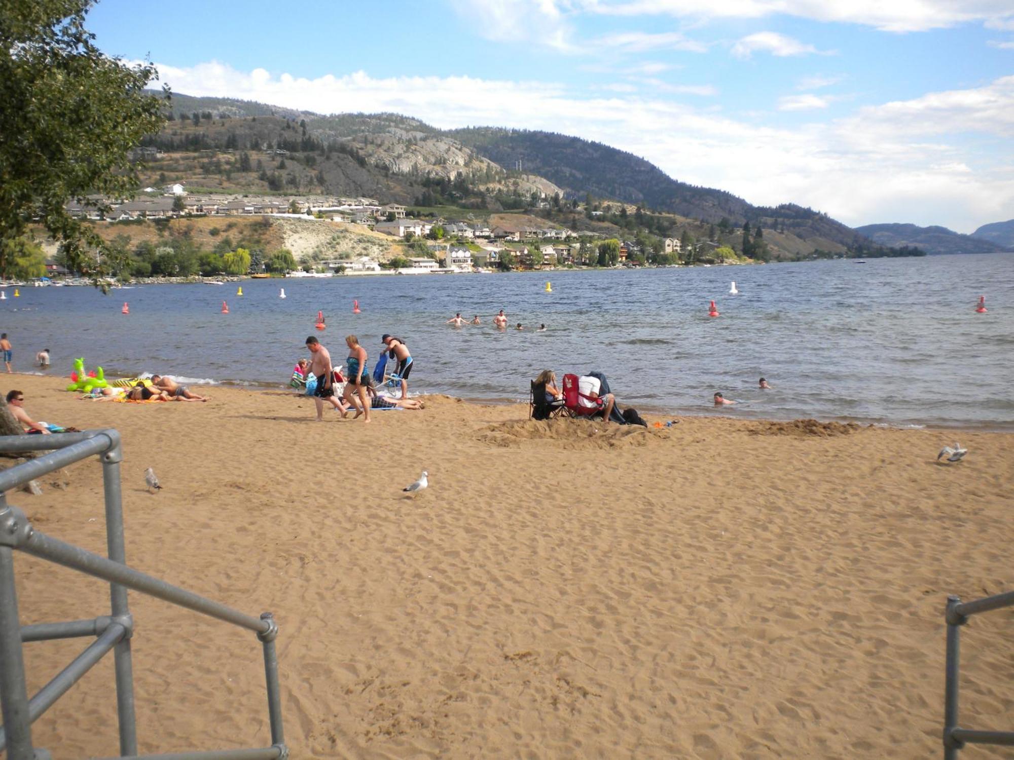 Holiday House Motel Penticton Kültér fotó