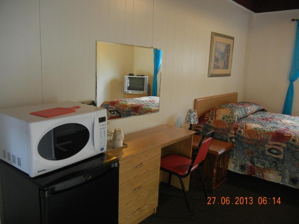 Holiday House Motel Penticton Szoba fotó