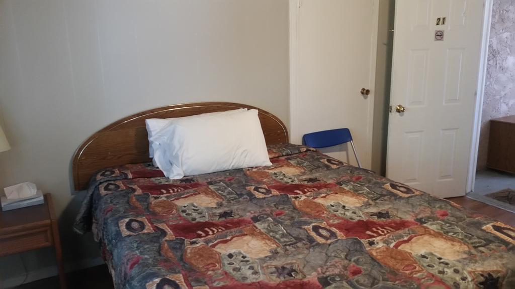 Holiday House Motel Penticton Kültér fotó