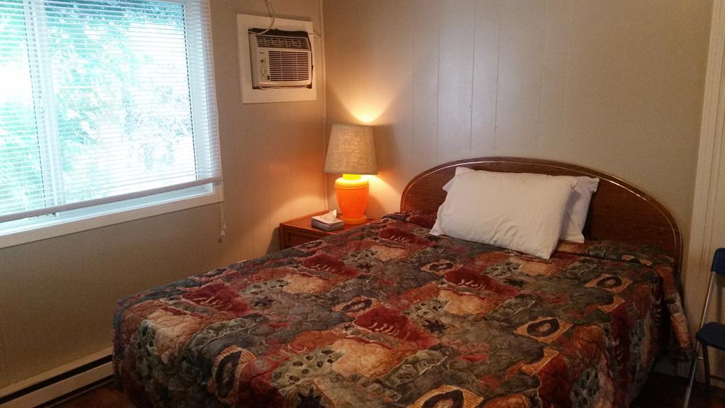 Holiday House Motel Penticton Kültér fotó