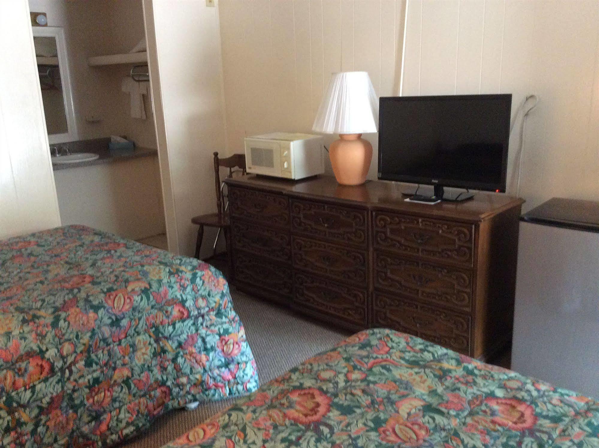 Holiday House Motel Penticton Kültér fotó